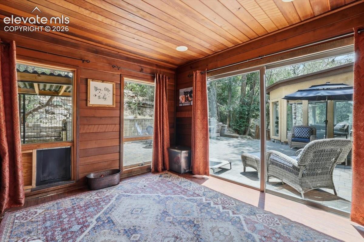 Flex Room: Ideal for a hot tub, hobbies, yoga, pets, and more.