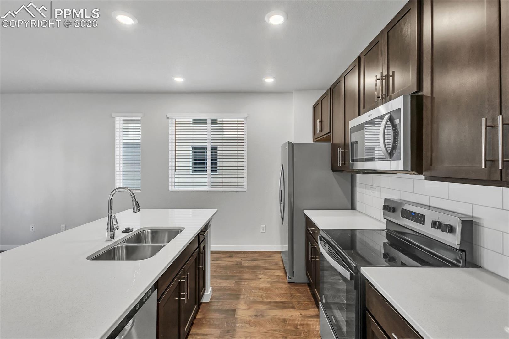 Lower level unit