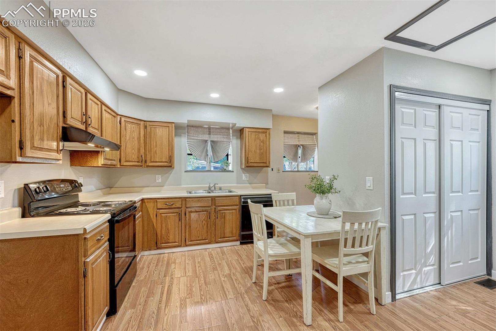 Photo 4 of 929 S Arcadia Street, Colorado Springs