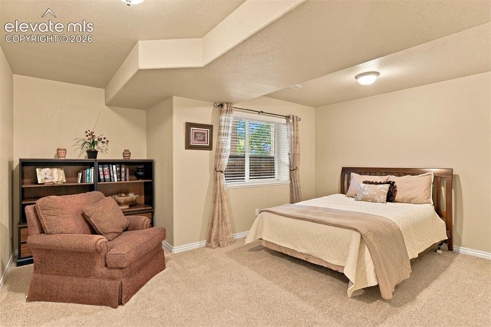 Photo 34 of 1952 London Carriage Grove, Colorado Springs