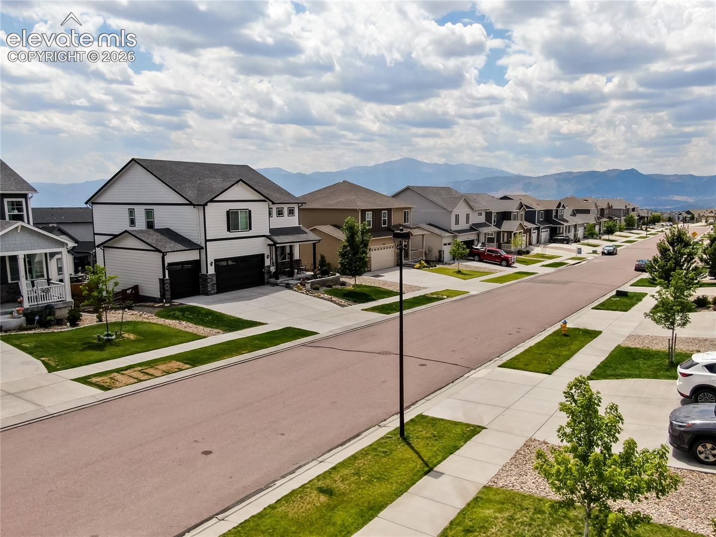 View of the neighborhood