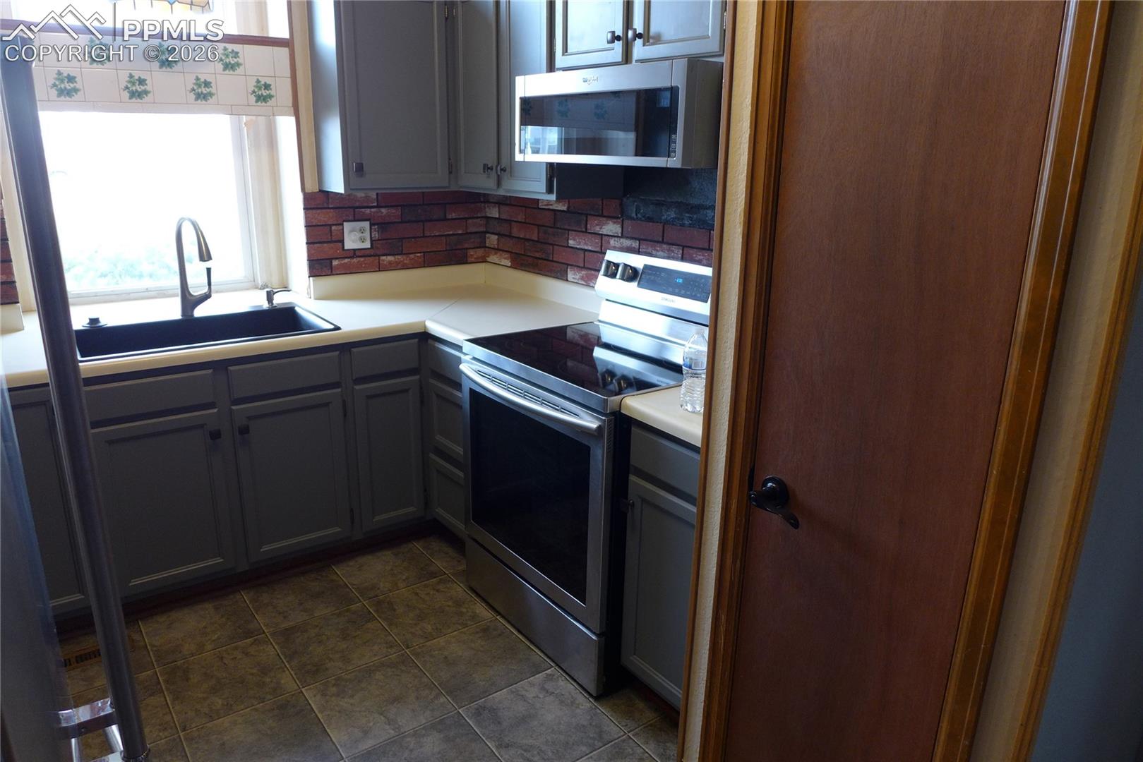 Photo 6 of 4825 Eldon Drive, Colorado Springs