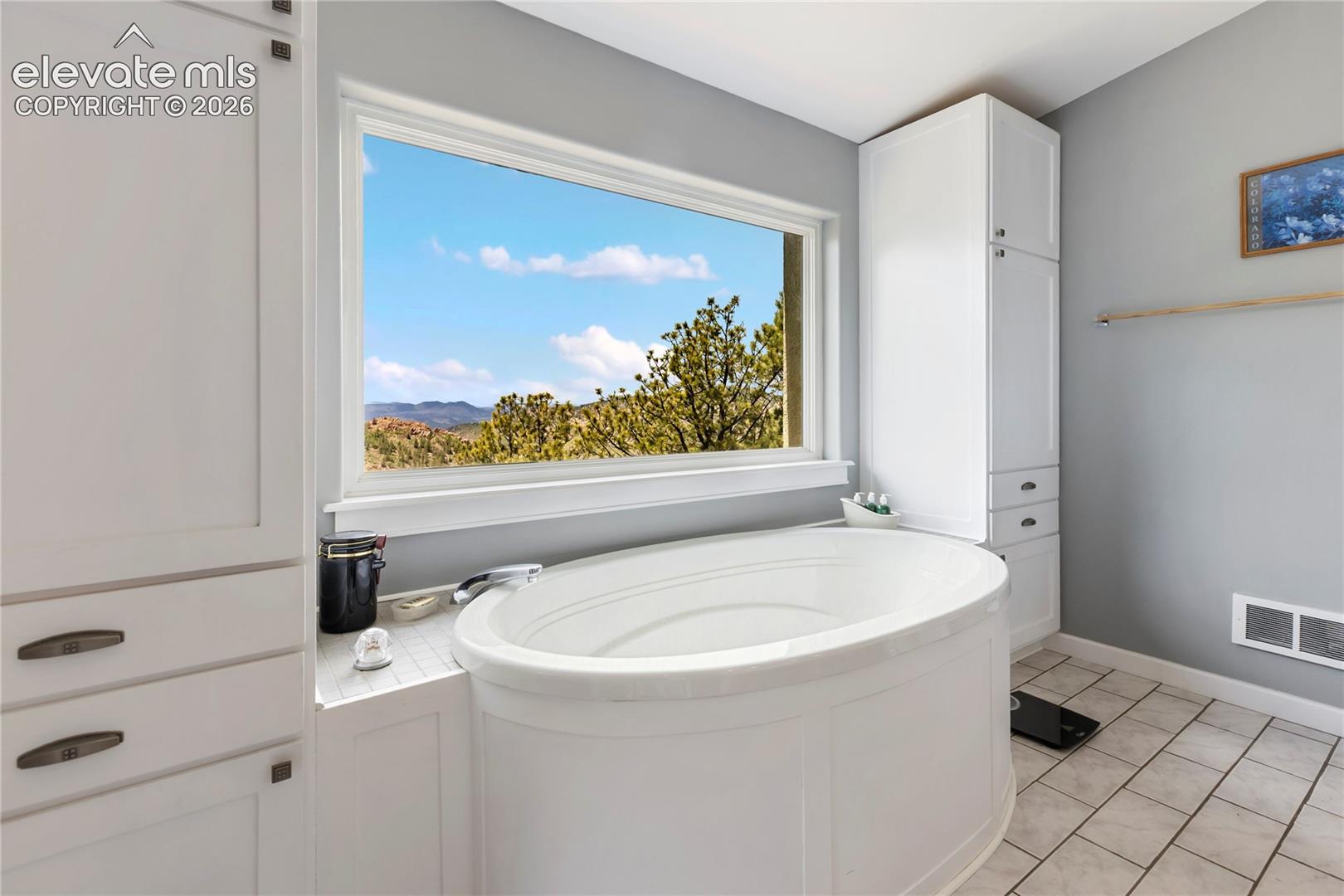 And of course, the soaking tub with a VIEW!