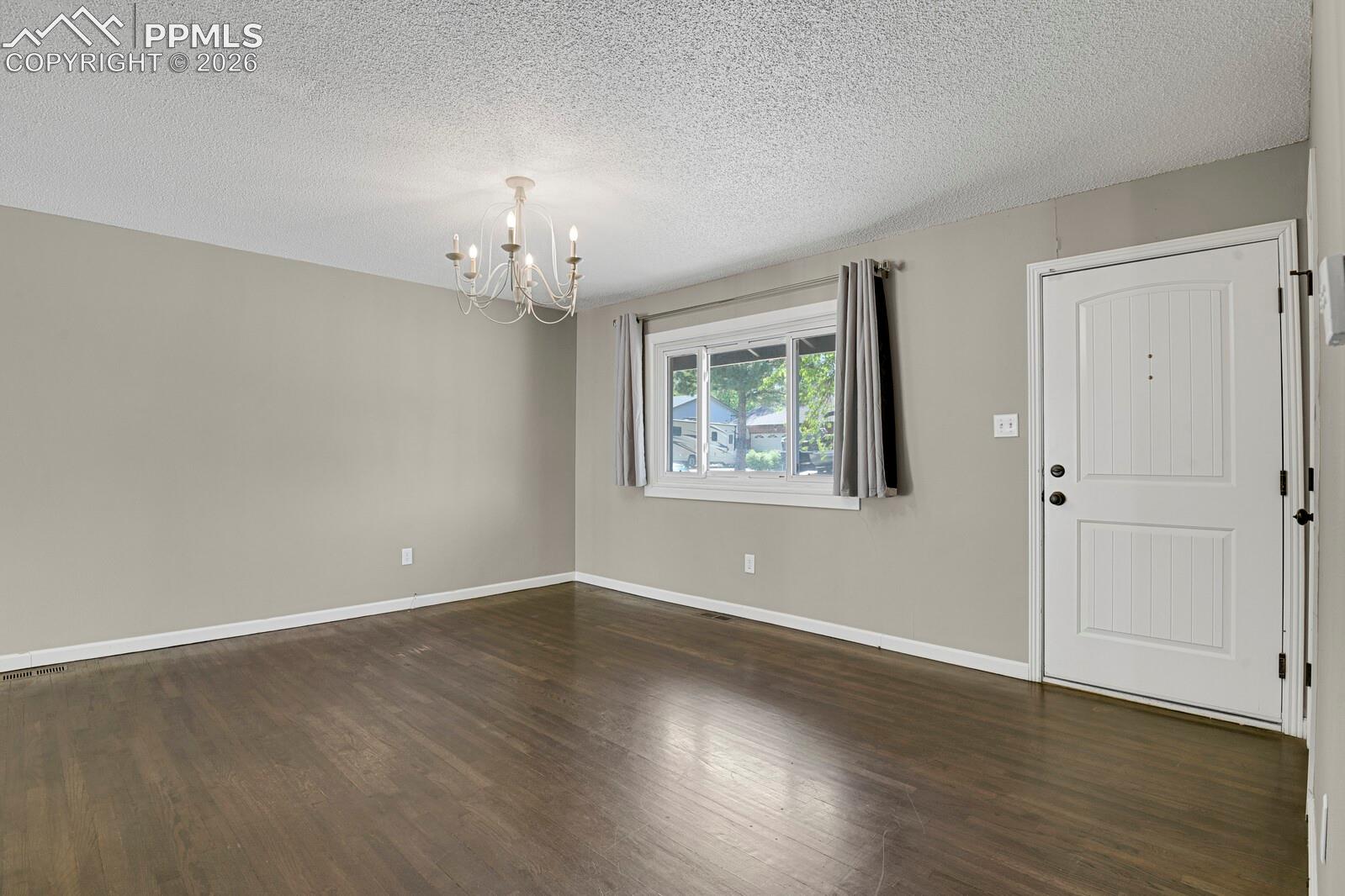 Photo 6 of 1540 Saratoga Drive, Colorado Springs
