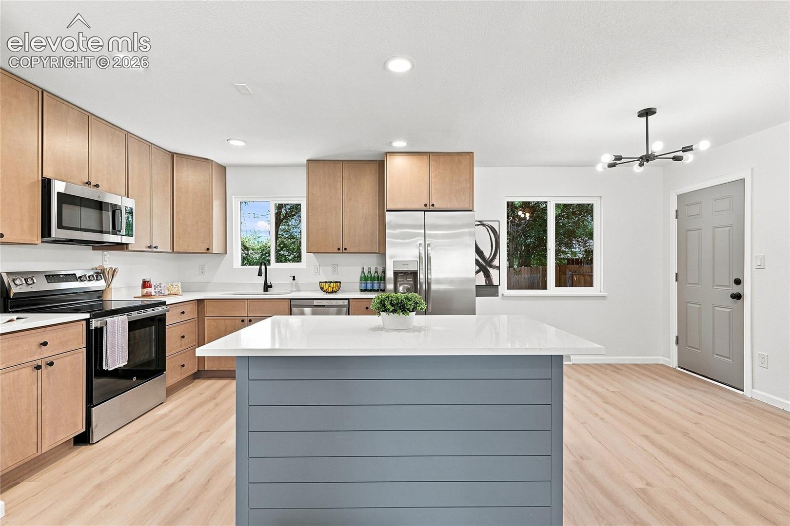 Photo 10 of 934 Bowser Drive, Colorado Springs