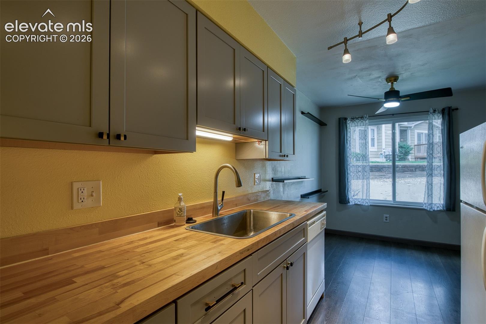 Photo 12 of 2621 Hearthwood Lane, Colorado Springs