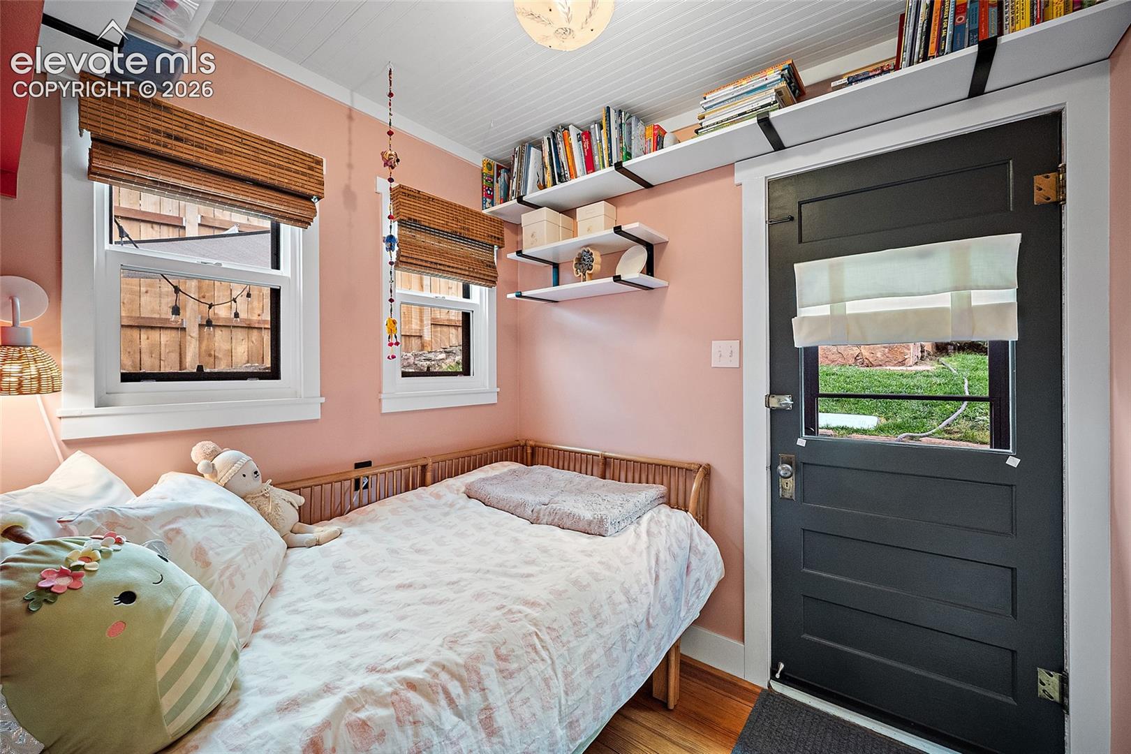 Non-conforming bedroom or office/mudroom