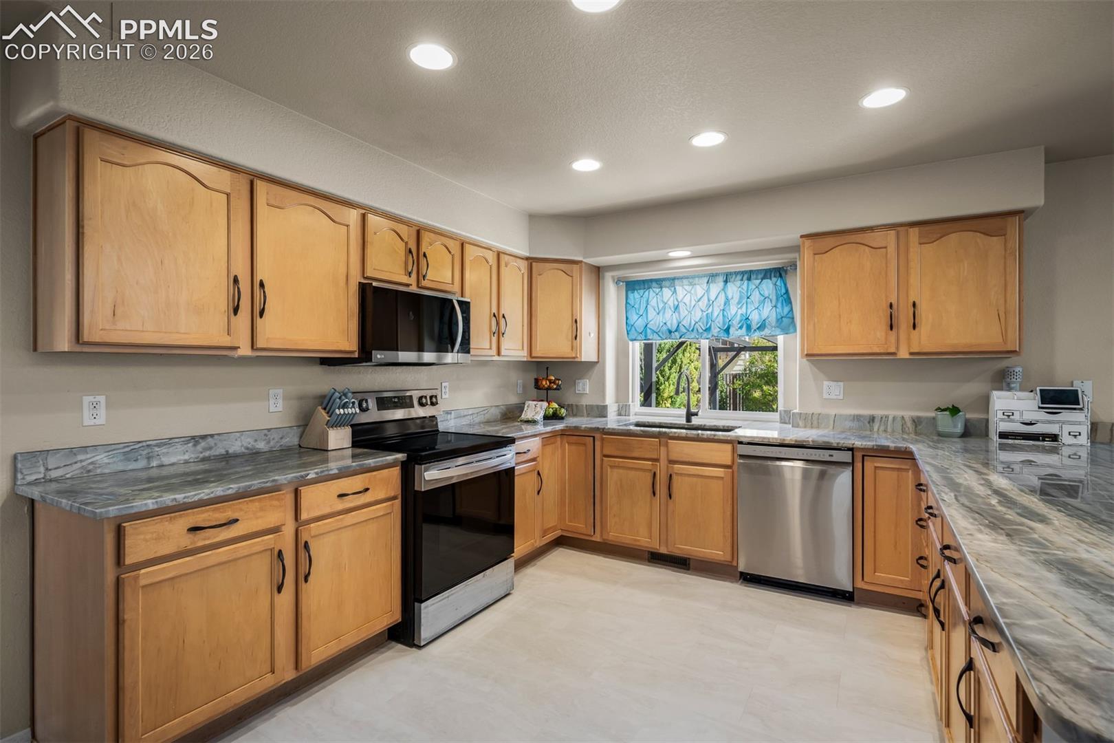 5521 Calamity Jane Lane