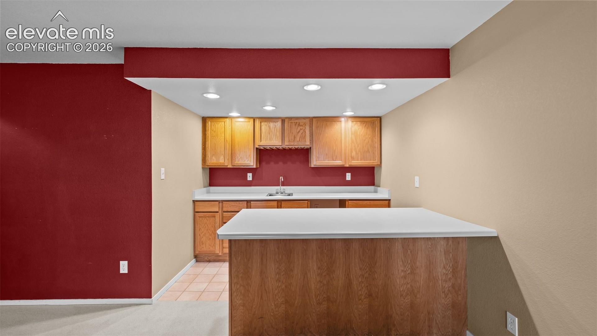 Convenient wet bar area