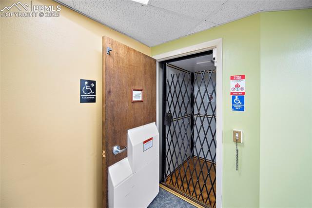 Building has one elevator