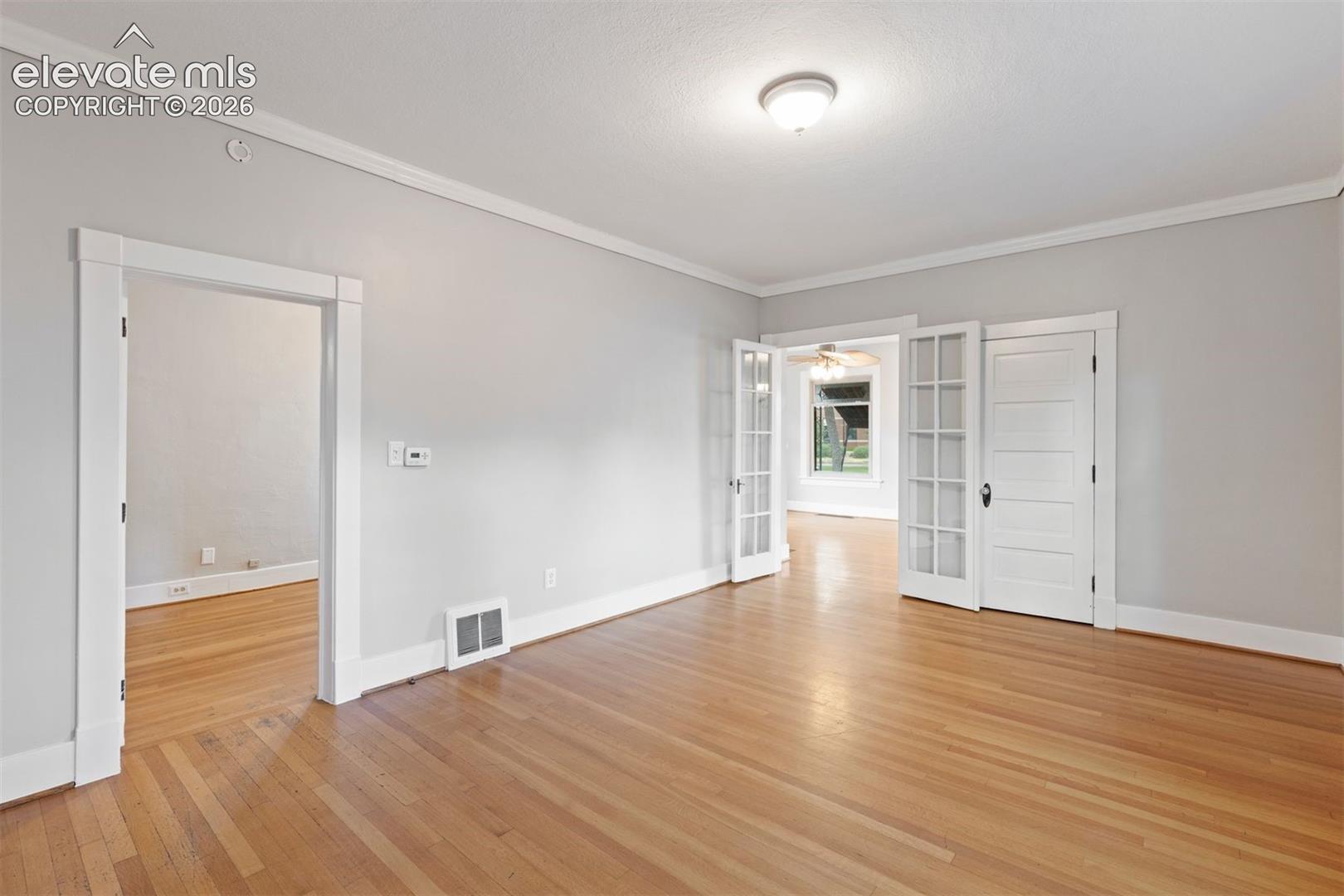 Dedicated dining area off living room and kitchen