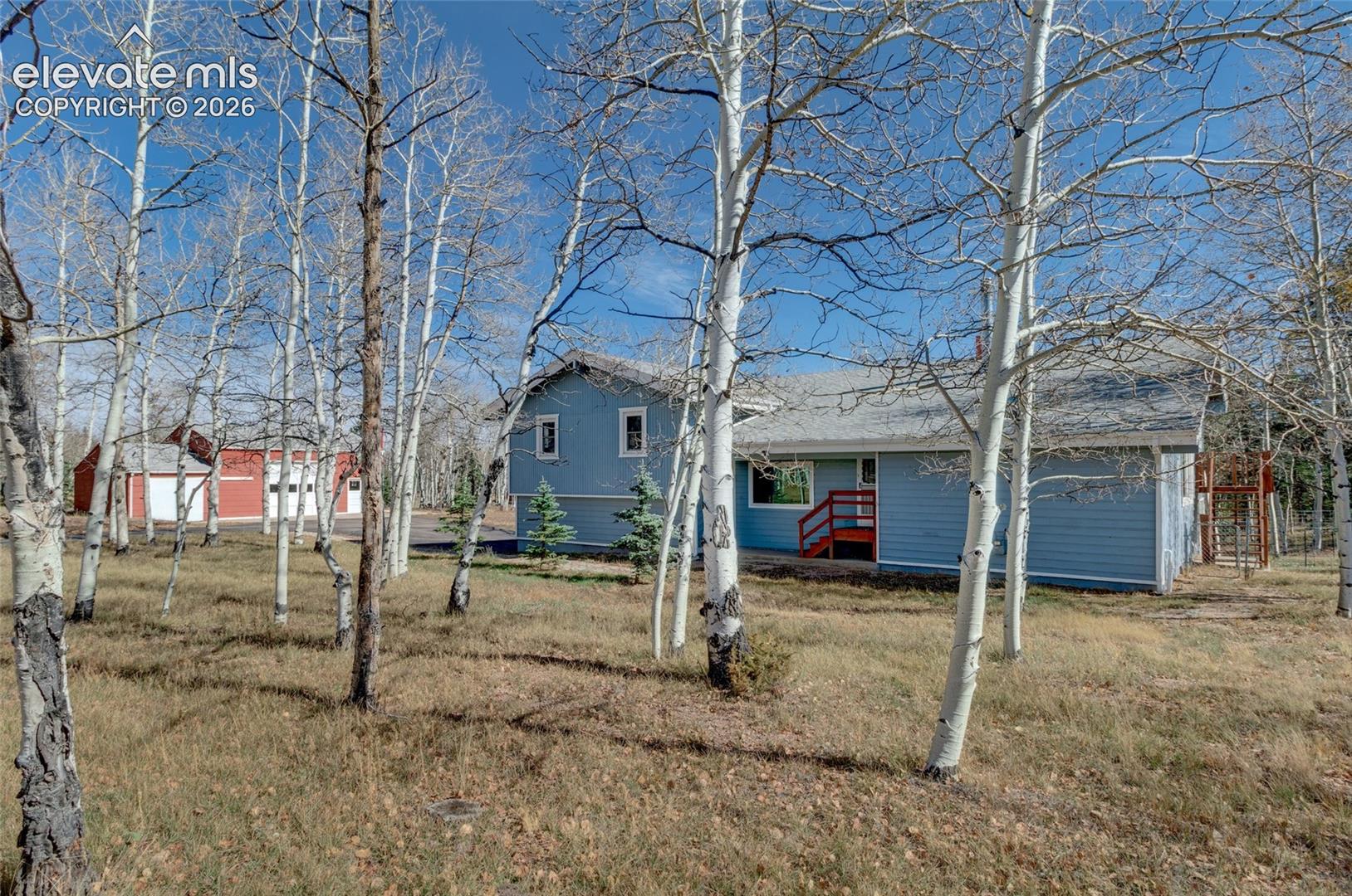 House with workshop/garage