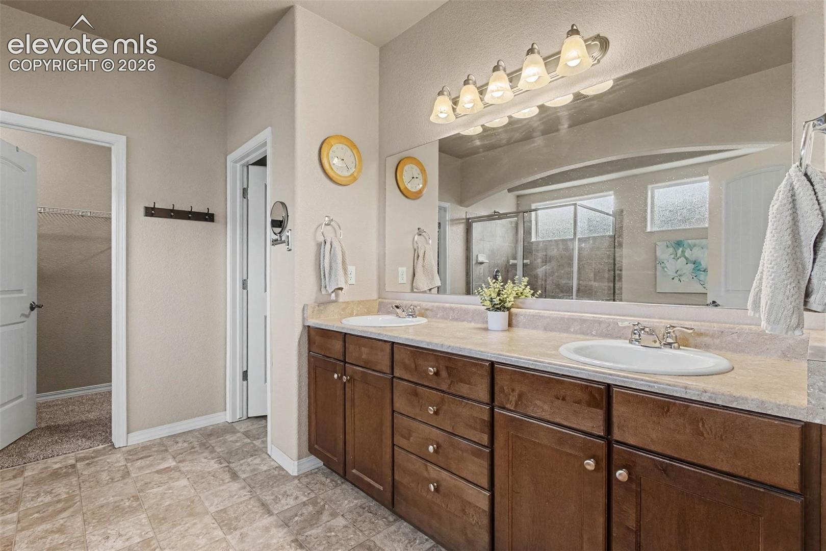 Primary 5-Piece Bathroom