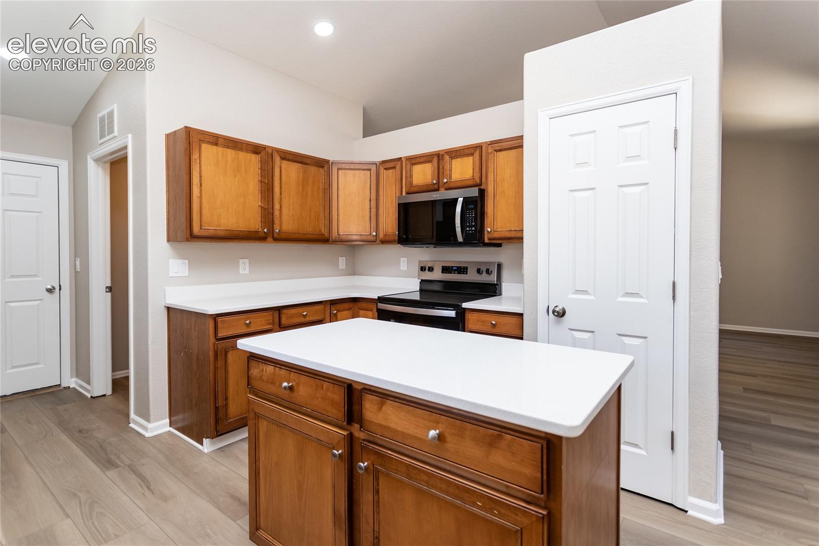 Roomy kitchen island & large pantry - perfect for every cook!