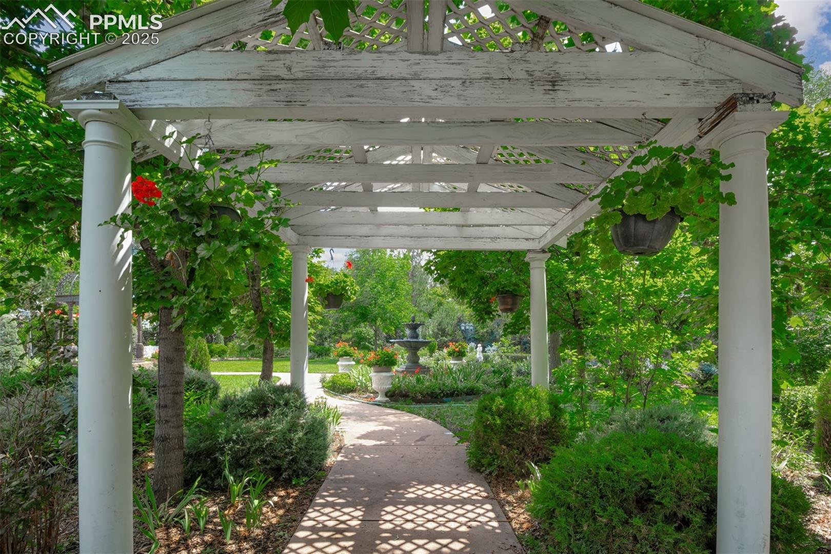 Parisian Garden: Second Entrance