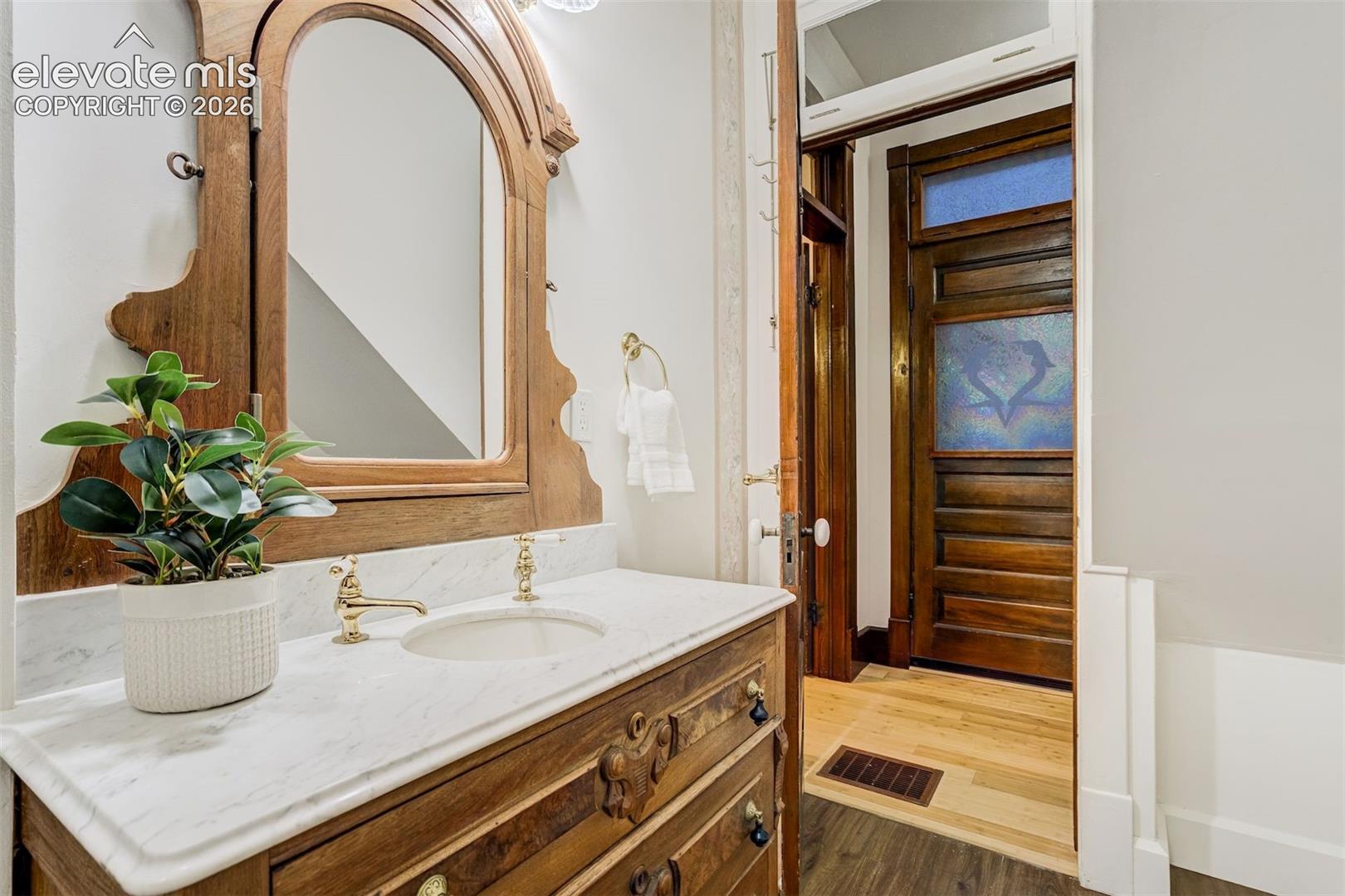 Main level Bath #1, second vieew