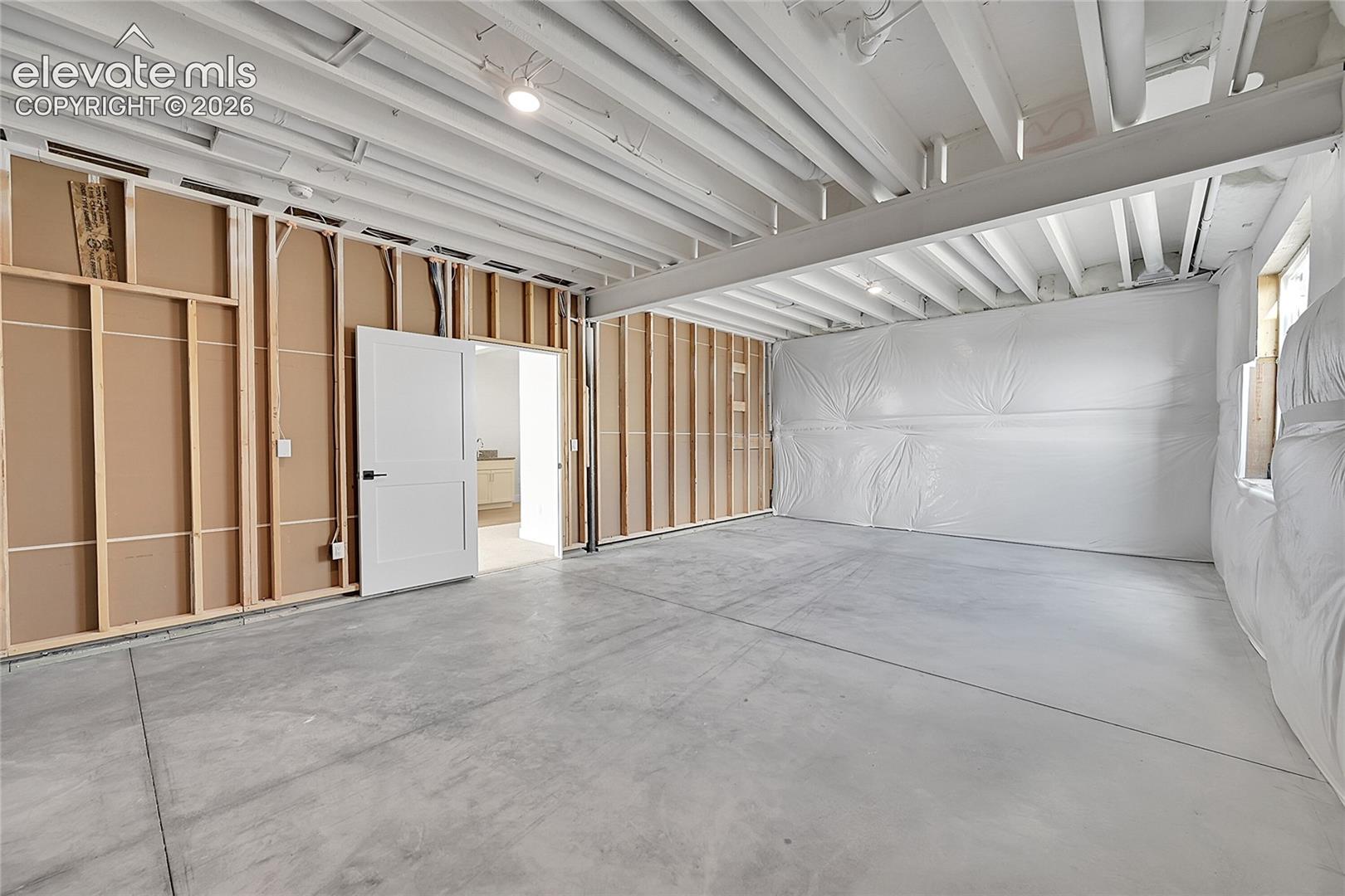 Basement unfinished 
