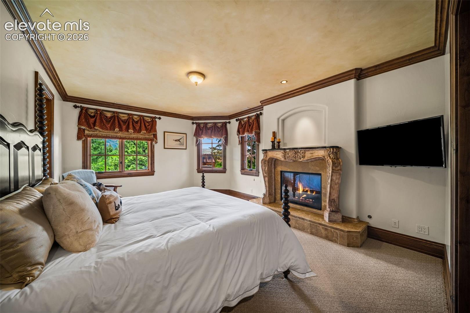 Photo 32 of 22 Crossland Road, Colorado Springs