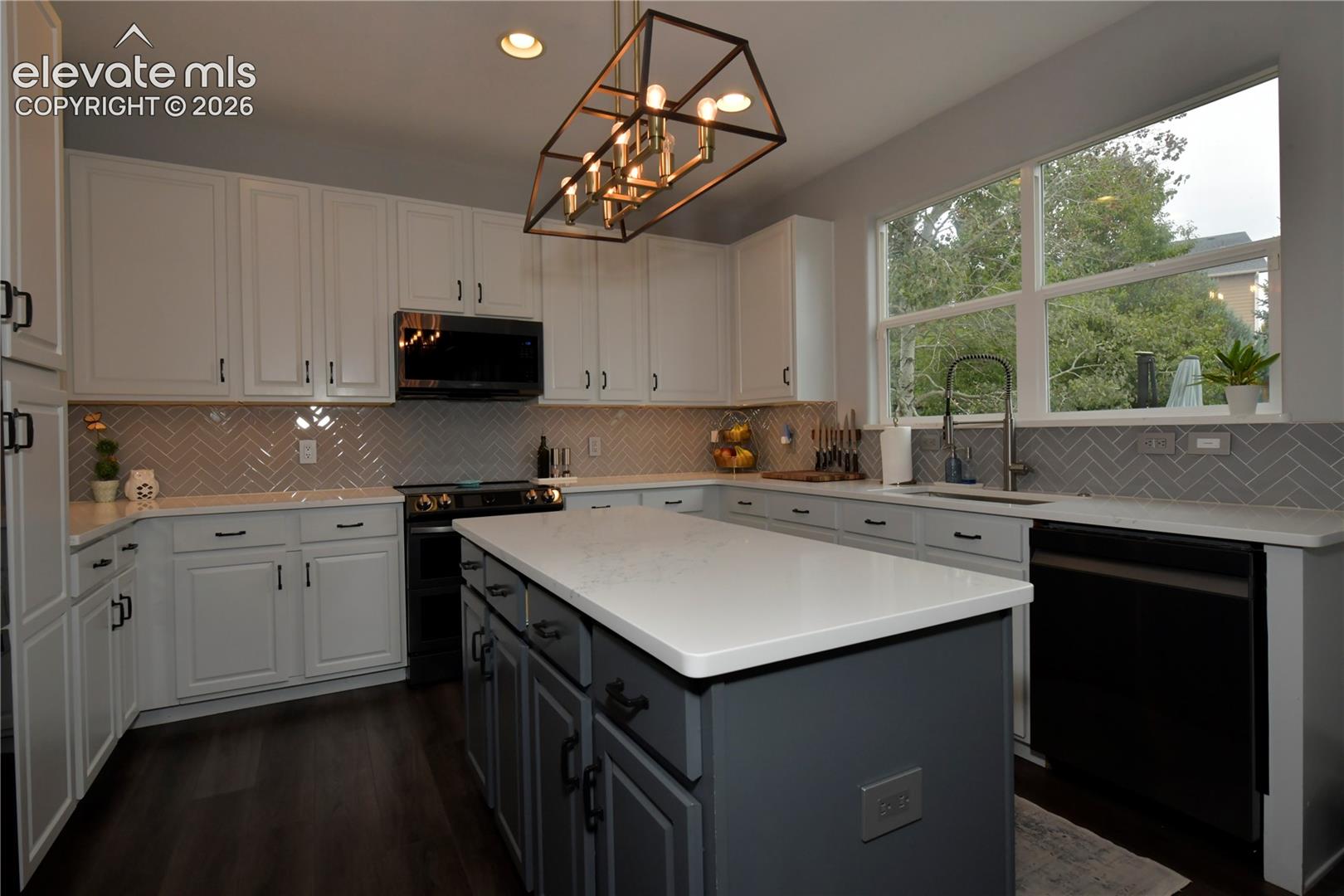 Photo 11 of 8359 James Creek Drive, Colorado Springs