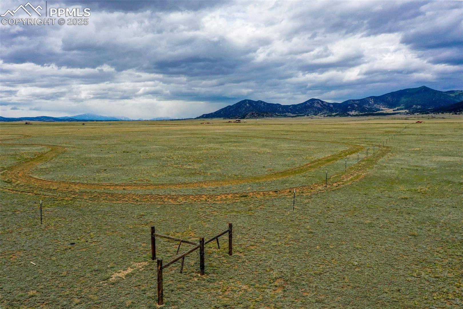 More of the Sled Dog training track, 2.5 miles total 