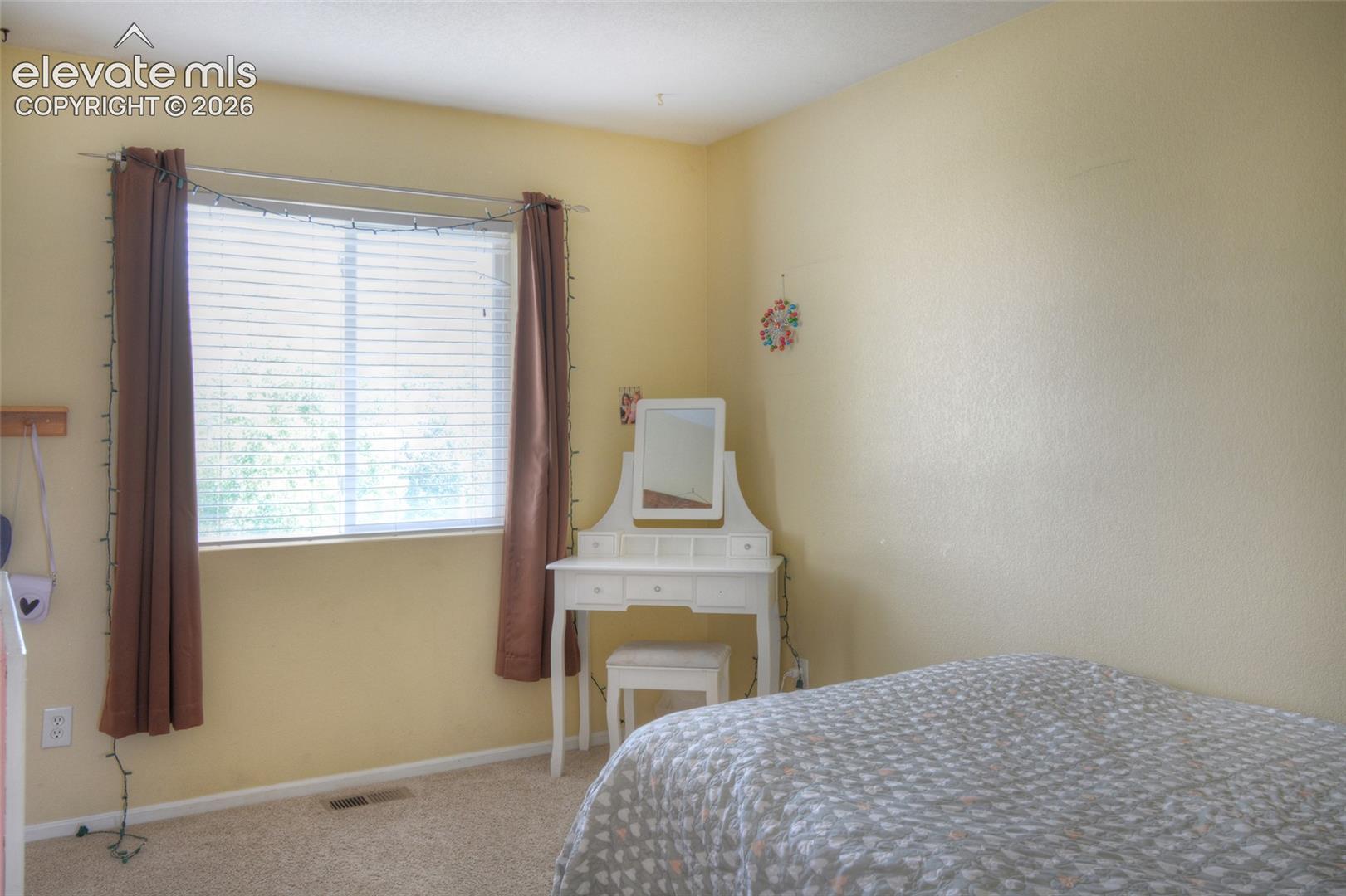 3rd upper bedroom.