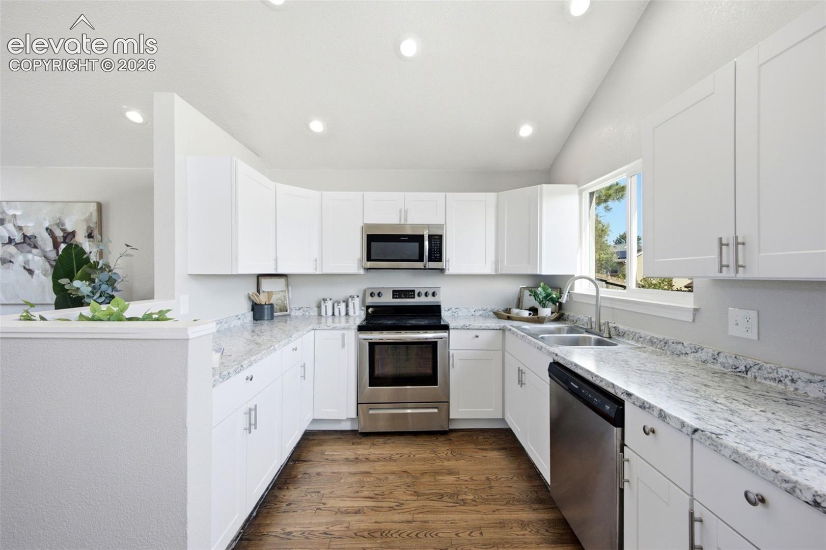Photo 6 of 3490 Mountainside Drive, Colorado Springs