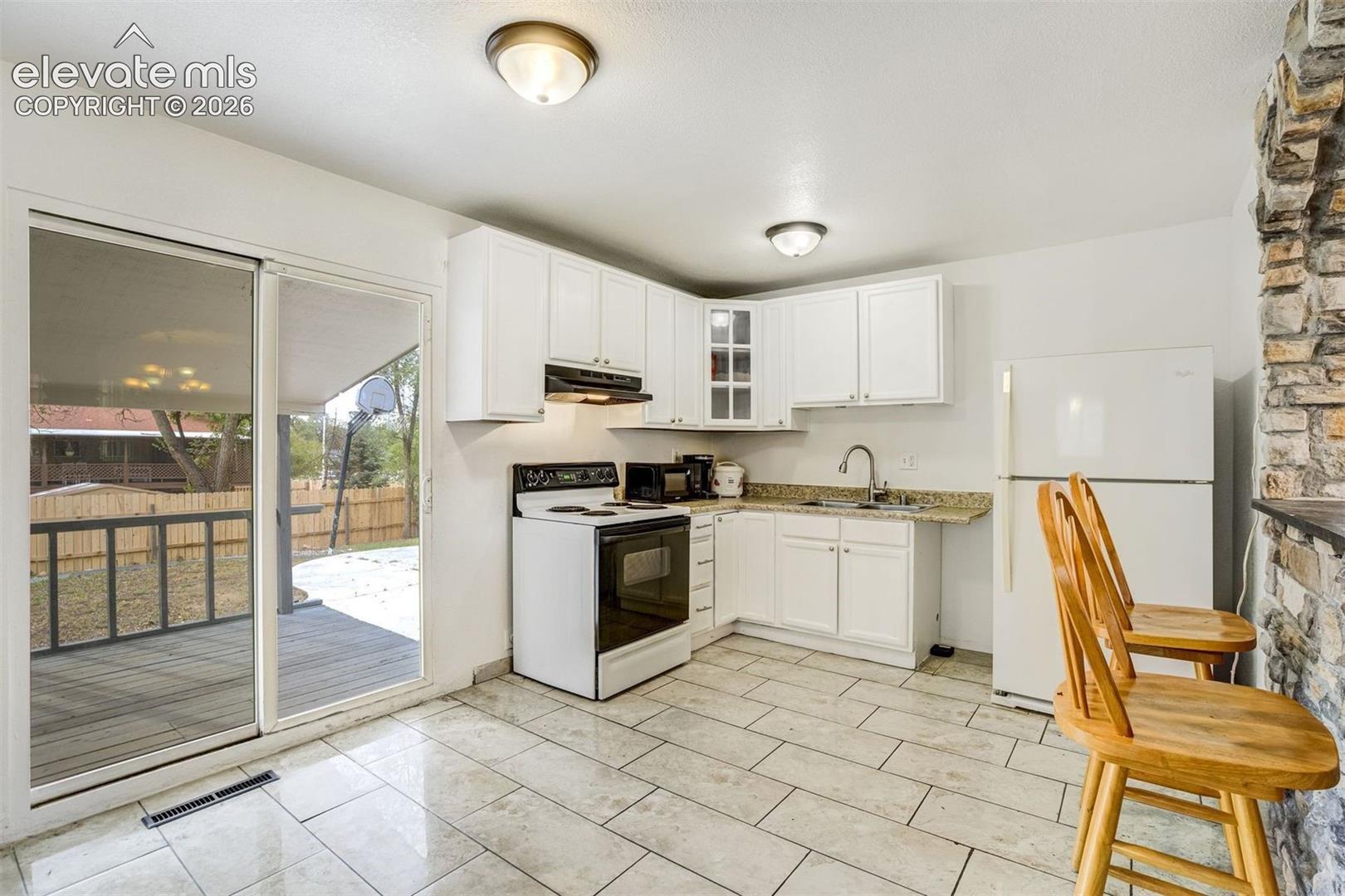 Photo 10 of 3415 Bridgewood Lane, Colorado Springs