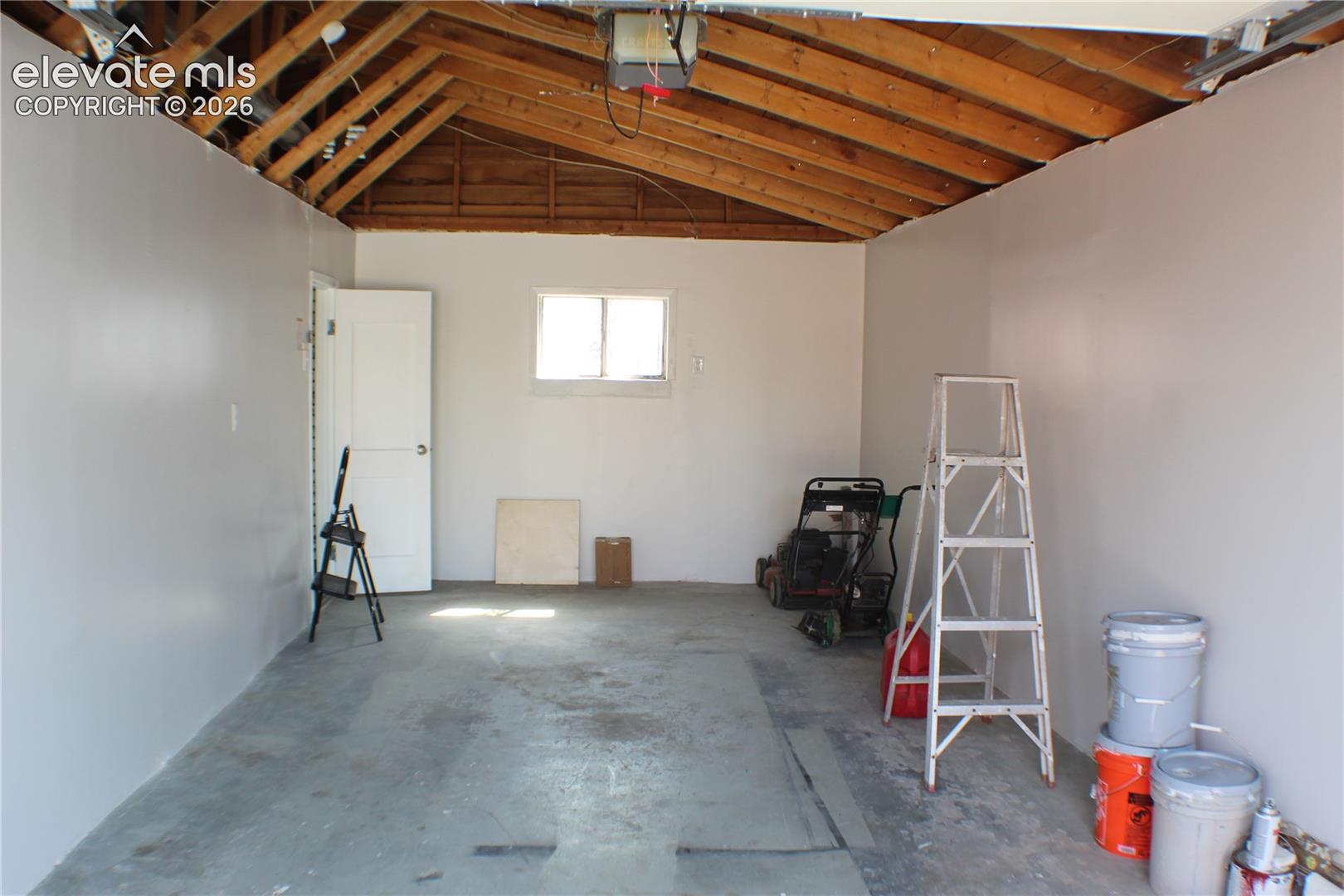 1 car detached garage