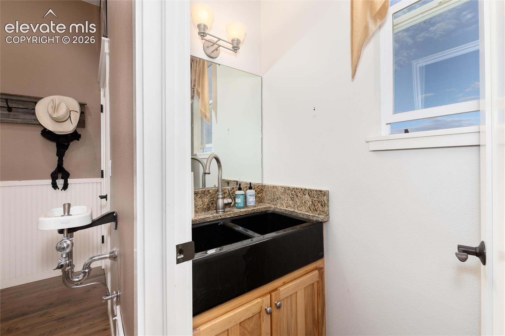 Schoolhouse       1/2 bath