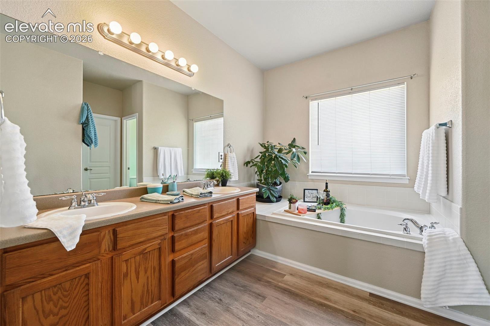 Large double vanity in ensuite
