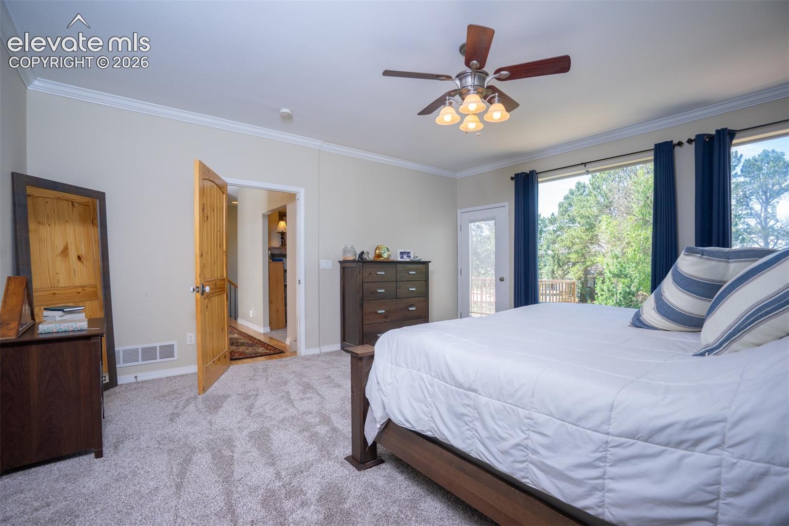 Lots of room for even the largest of furnishings. Fresh carpet has been added very recently