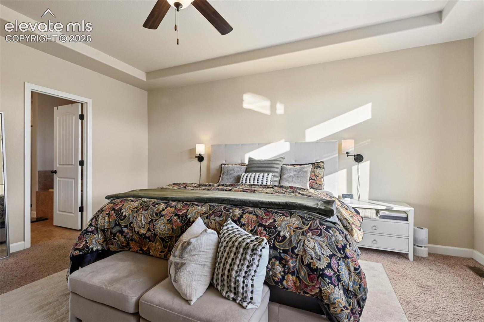 Tray ceiling with recessed lighting