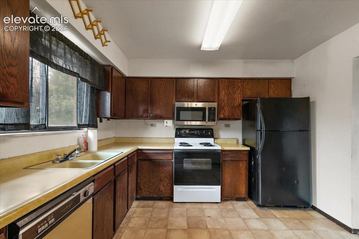 Photo 6 of 2121 Chautard Drive, Pueblo