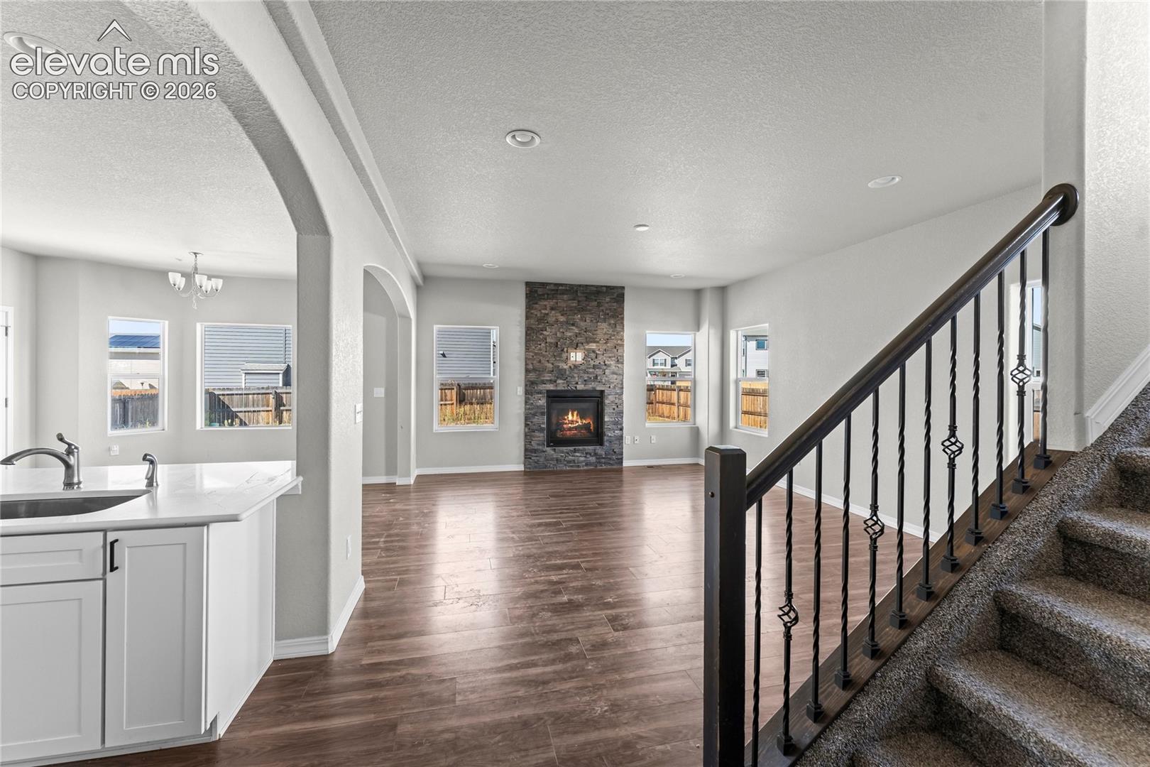Photo 8 of 8238 Thedford Court, Peyton