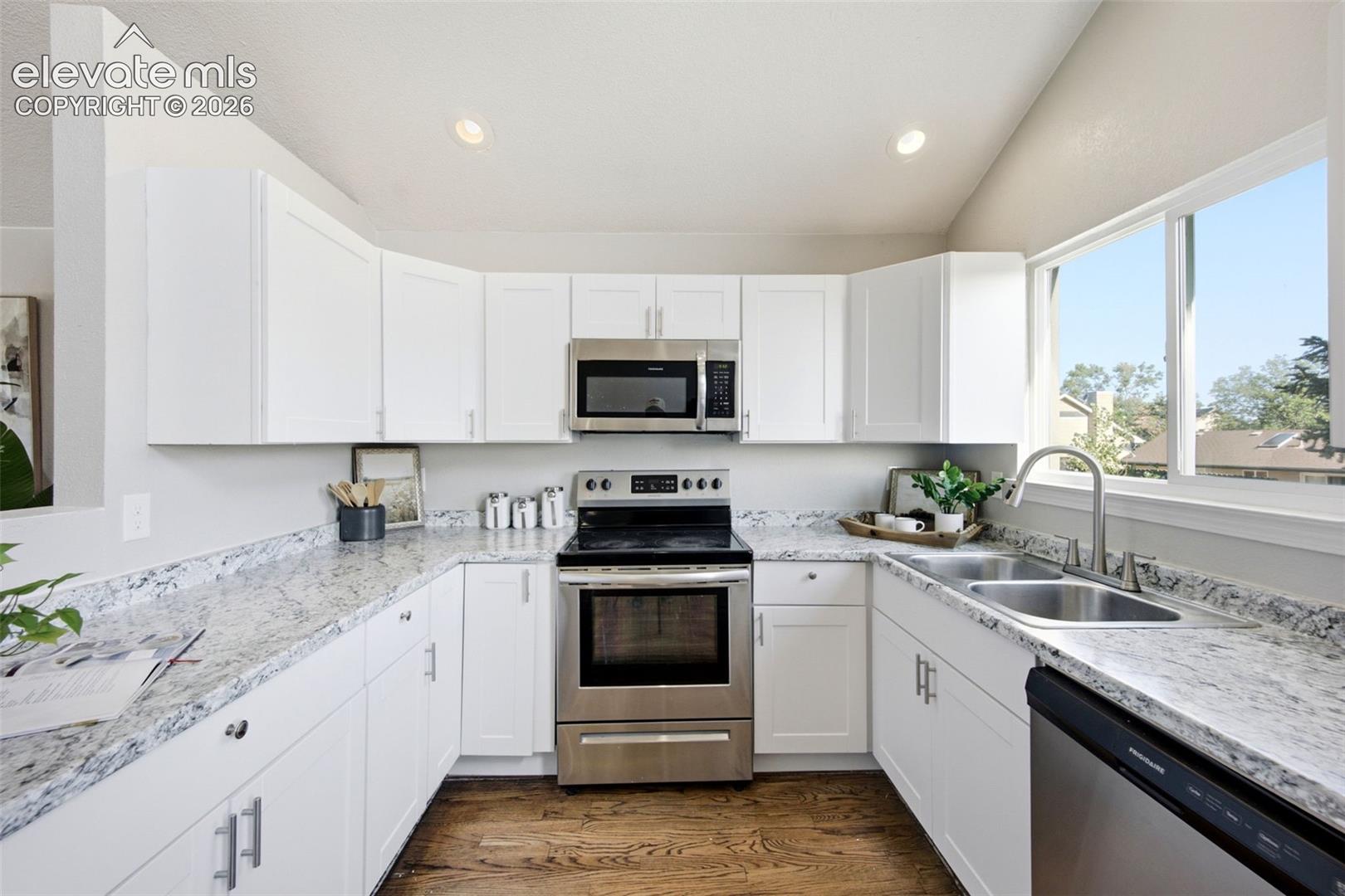 Photo 7 of 3490 Mountainside Drive, Colorado Springs