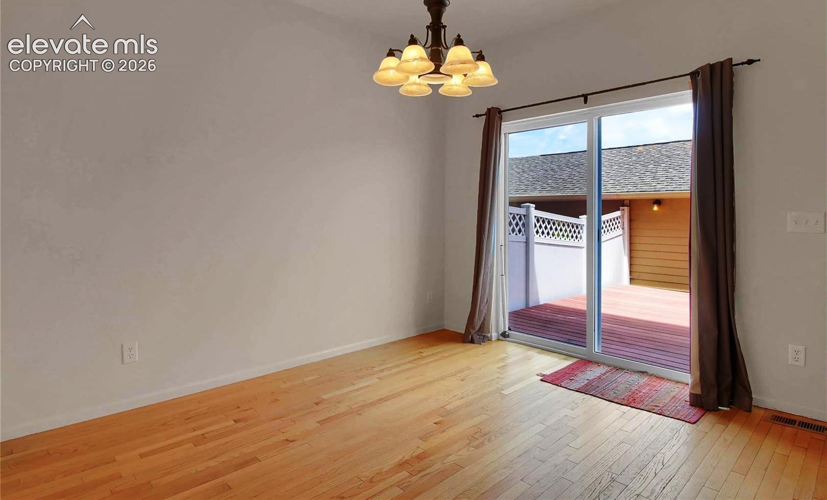 When vacant dining area facing walkout slider