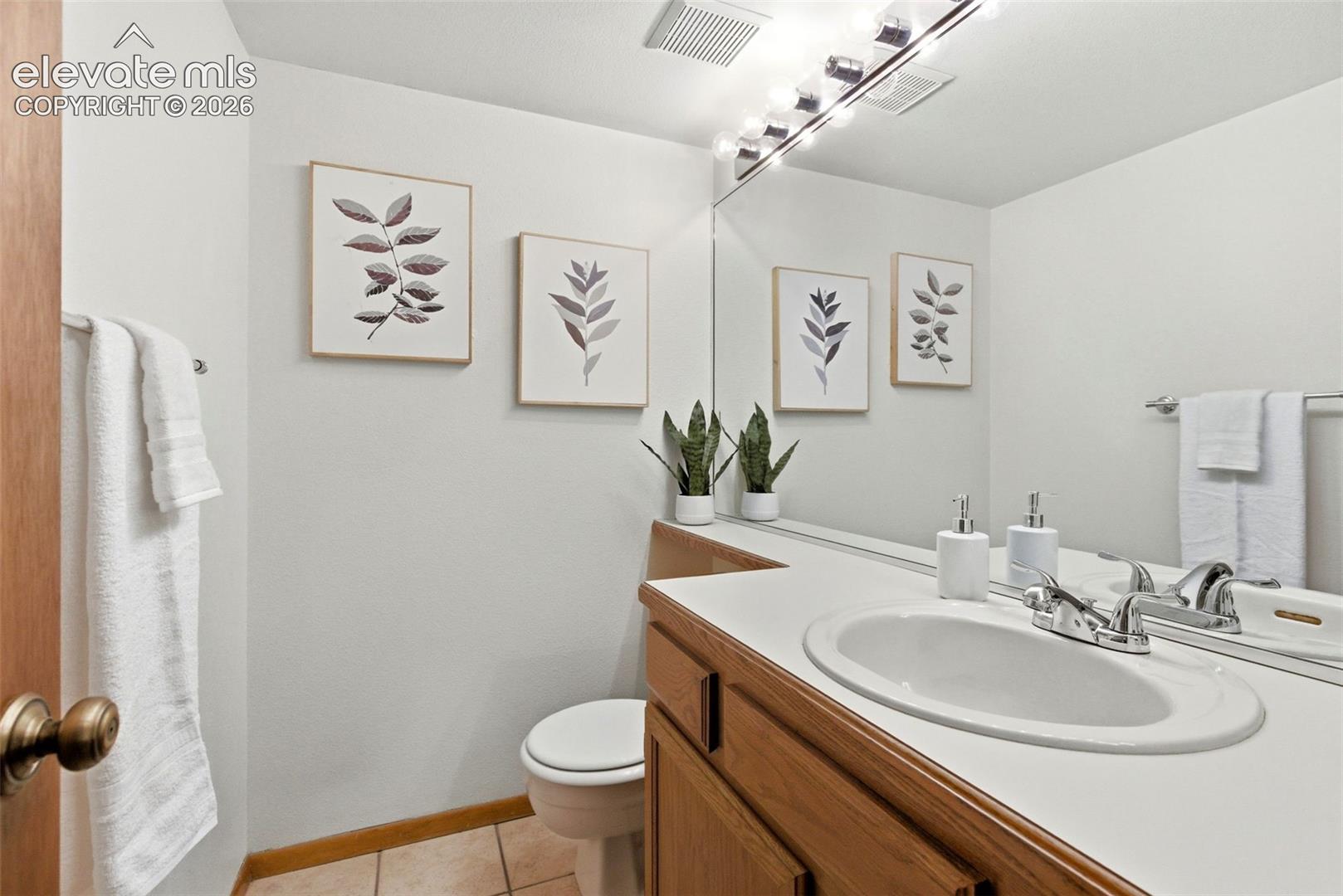 Powder Bath - main Level
