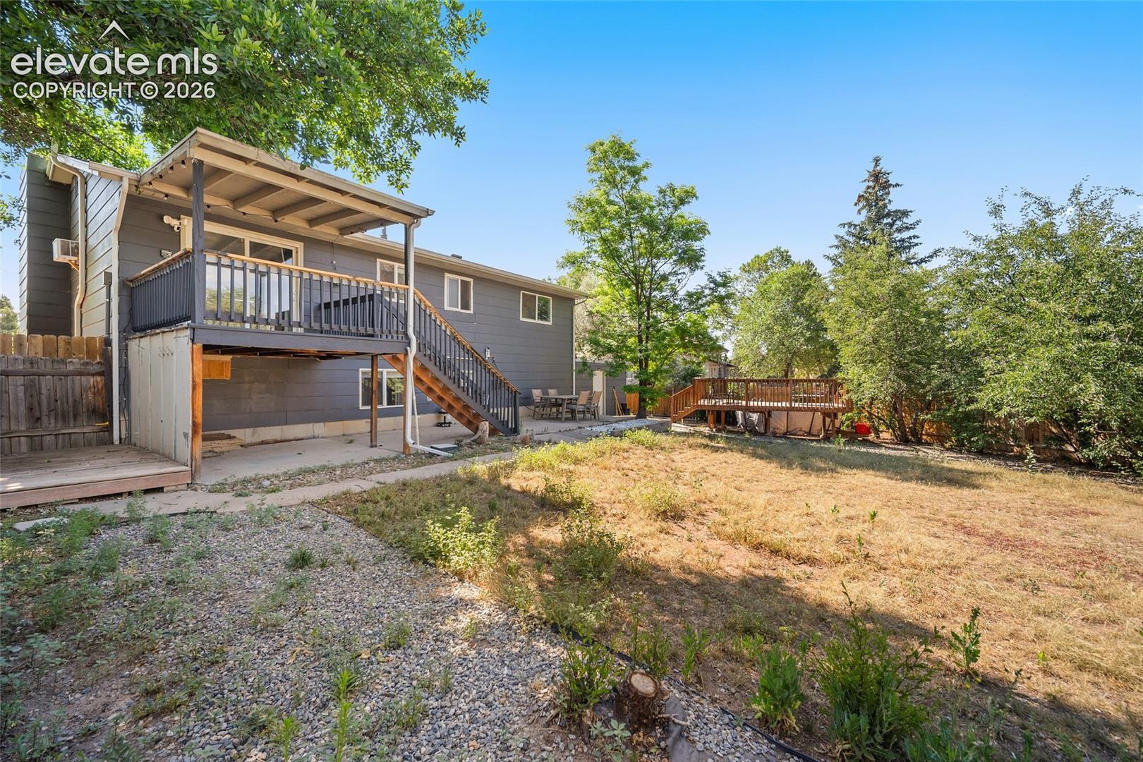 Large, spacious yard. 