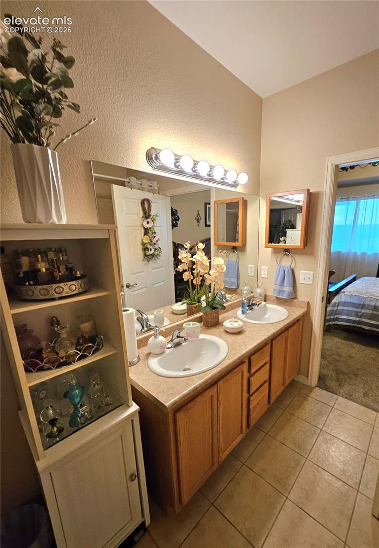 primary bath off of primary bedroom