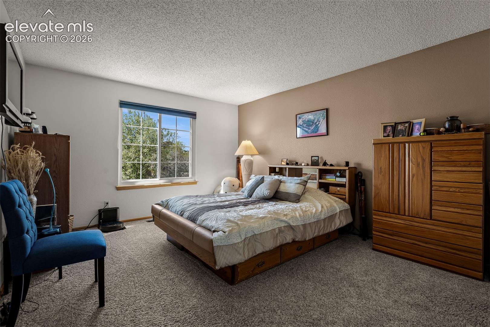 Front guest bedroom.