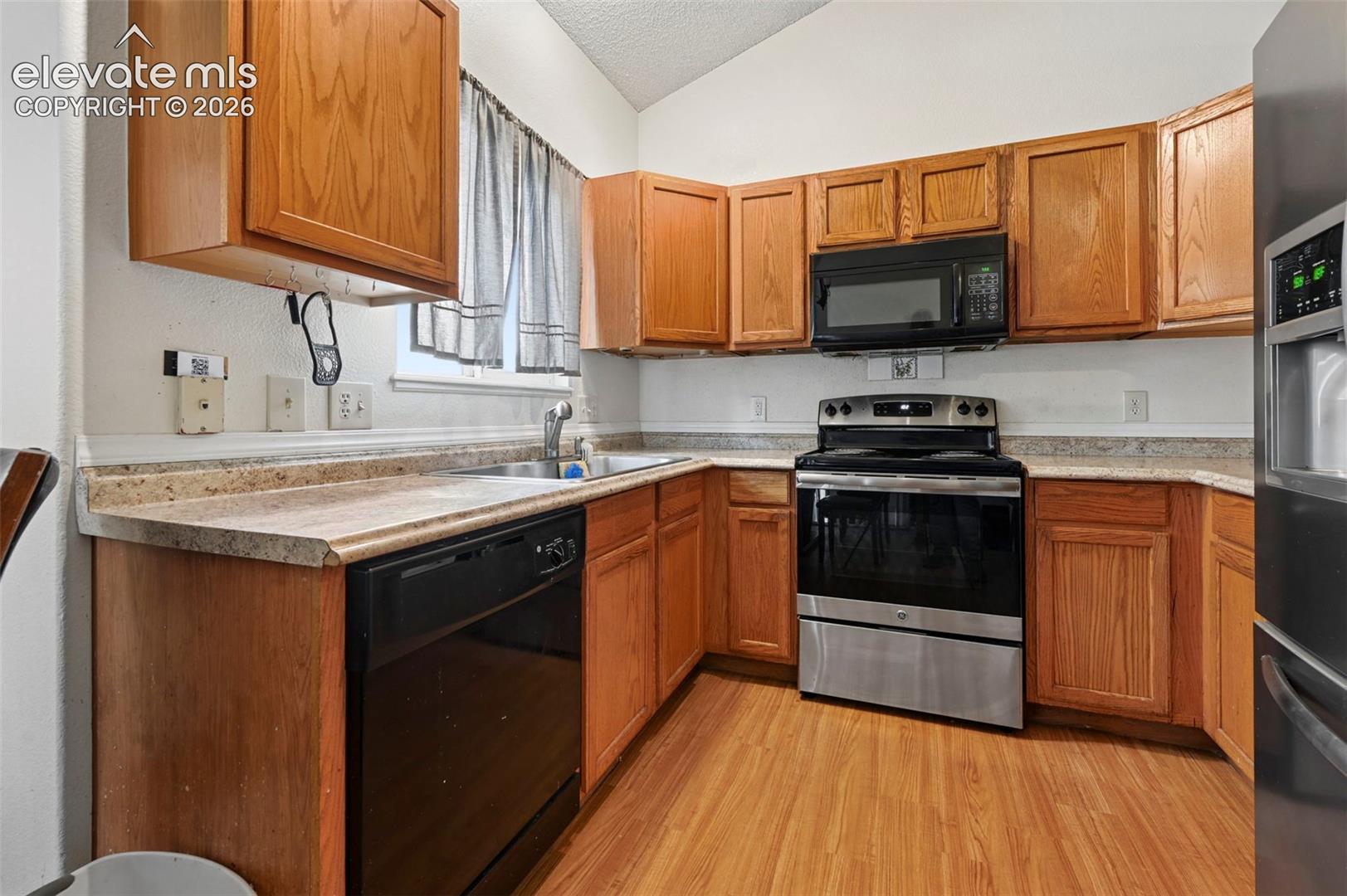 Photo 6 of 6382 Zermatt Drive, Colorado Springs