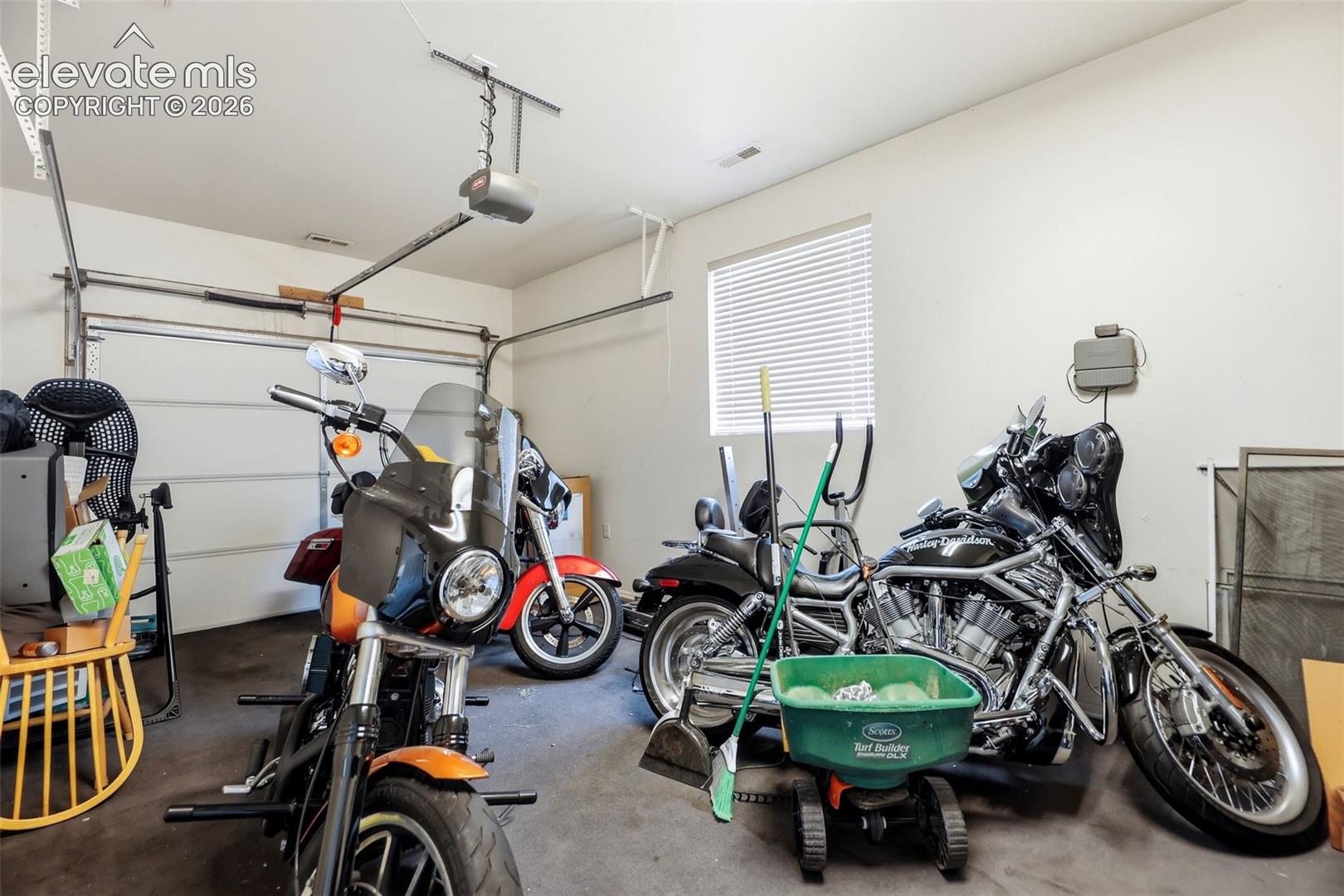 1 Car Garage