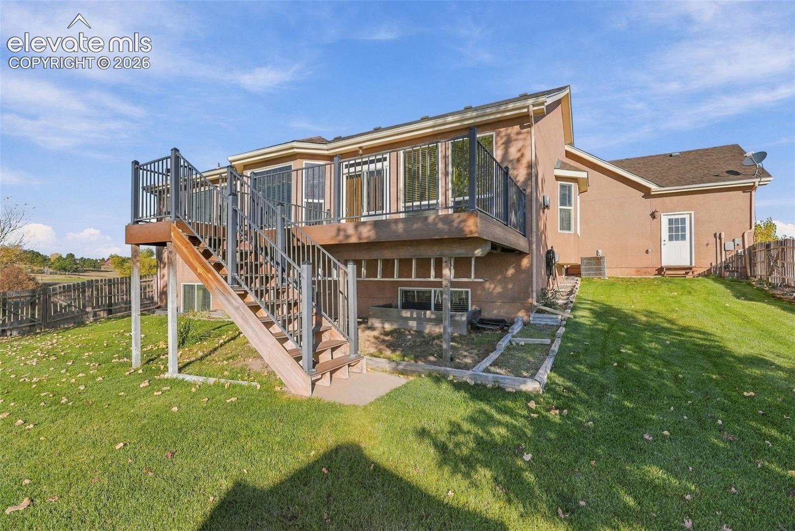 Composite Decking, large enough for entertaining!