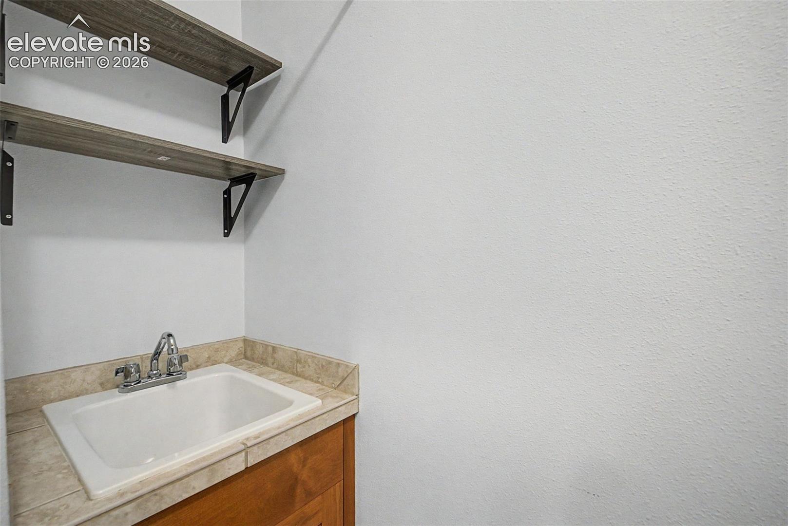 Sink in laundry room!