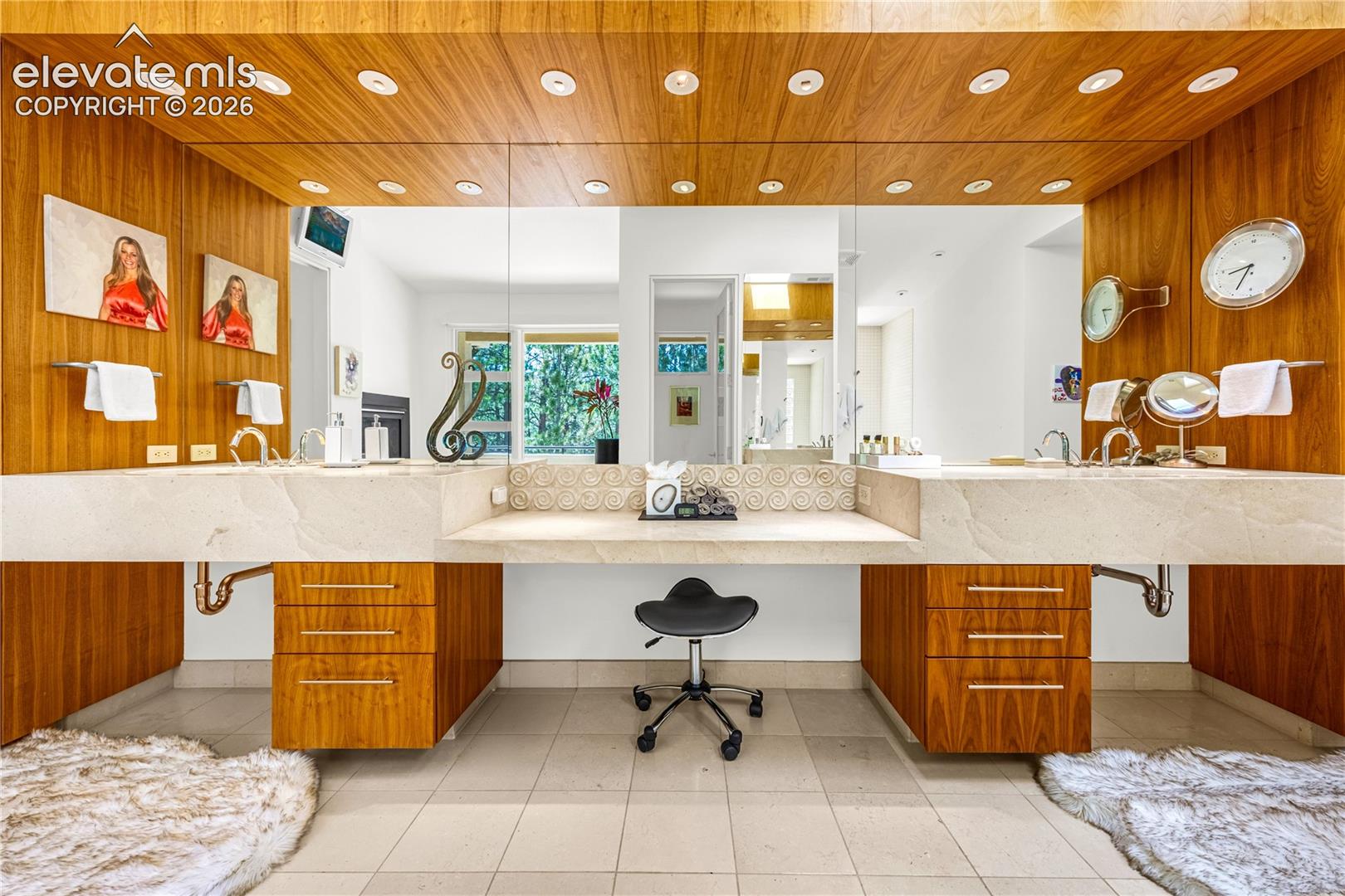 Dual sink vanity & makeup counter