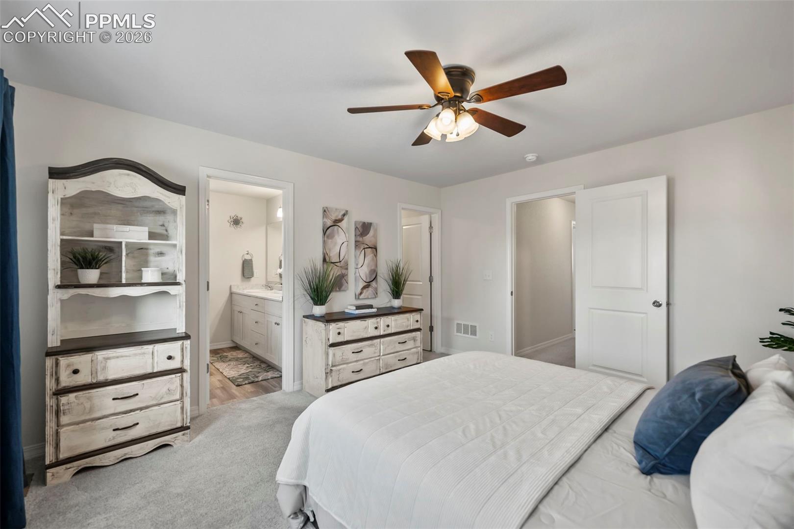 HUGE PRIMARY BEDROOM WITH WALK-IN CLOSET AND EN-SUITE BATH
