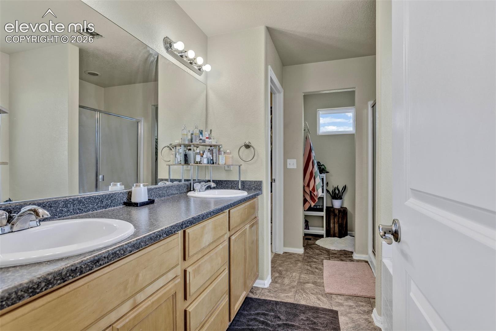 Master Bath - Upper Level