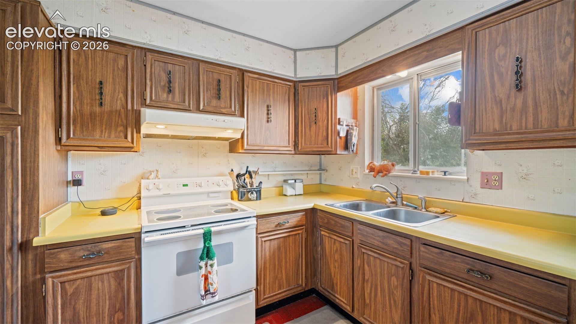 Photo 10 of 1615 Mineola Street, Colorado Springs