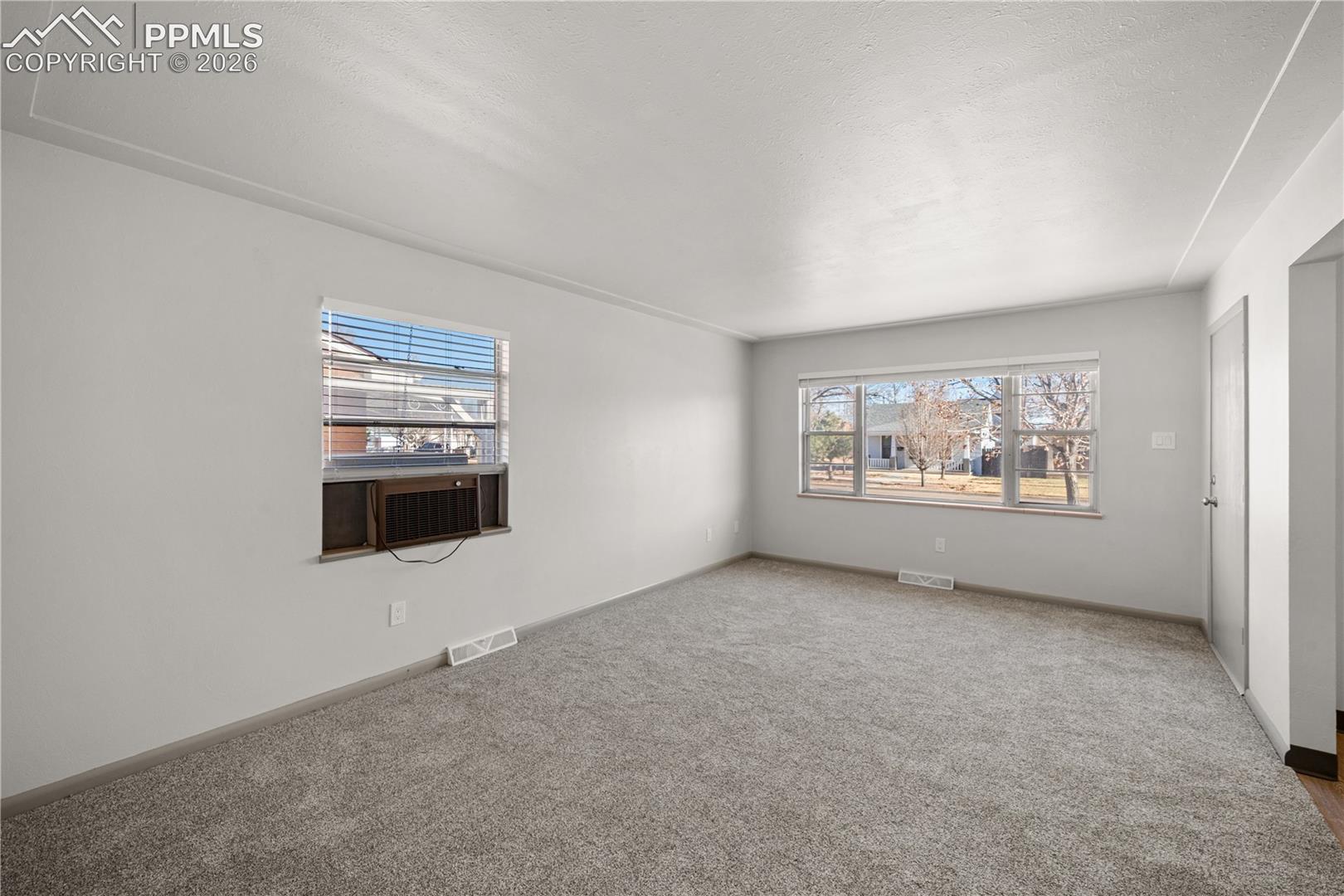 Photo 6 of 943 Bragdon Avenue, Pueblo