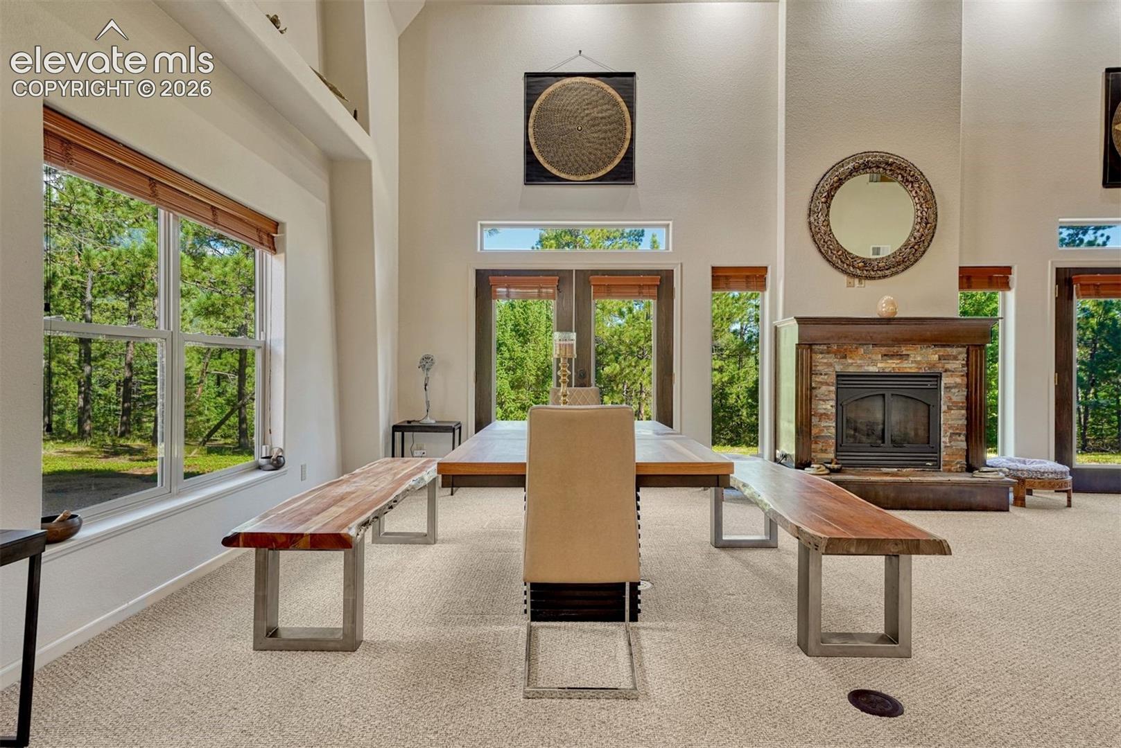Gas fire place and cathedral ceilings